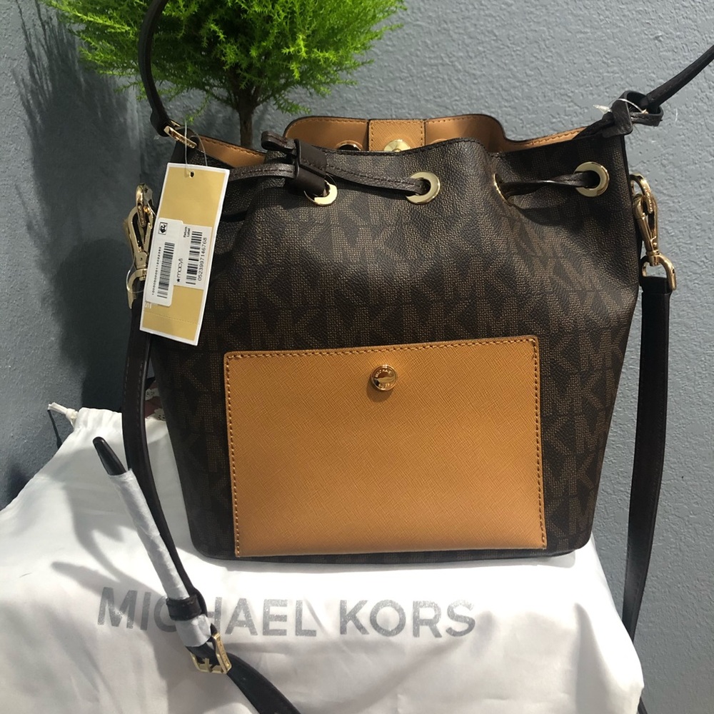 NEW with tags!! Michael Kors bucket bag